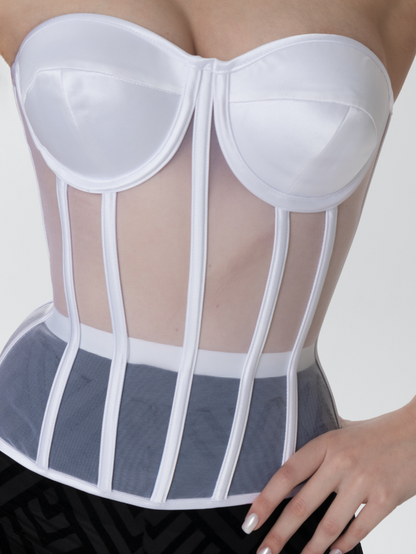 Elya corsé completo atrevido