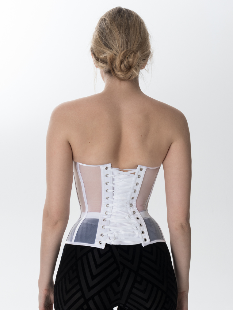 Elya corsé completo atrevido