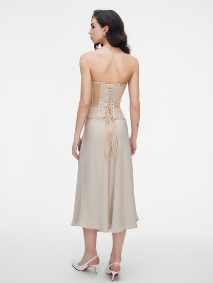 Elya corsé completo atrevido