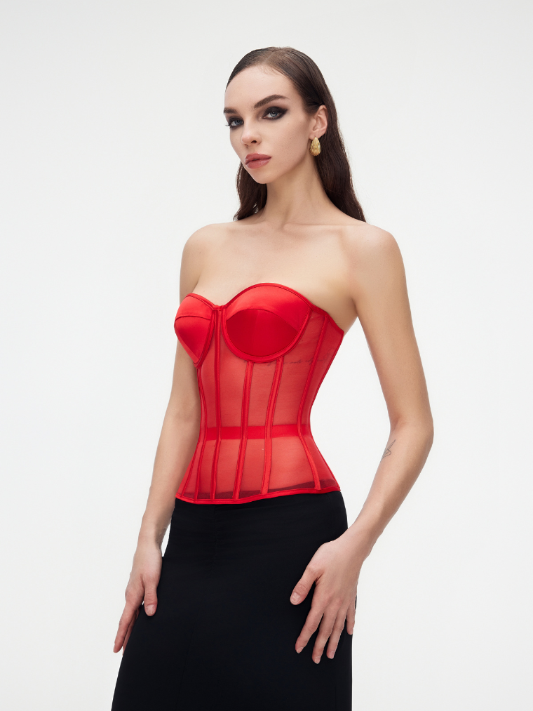 Elya corsé completo atrevido